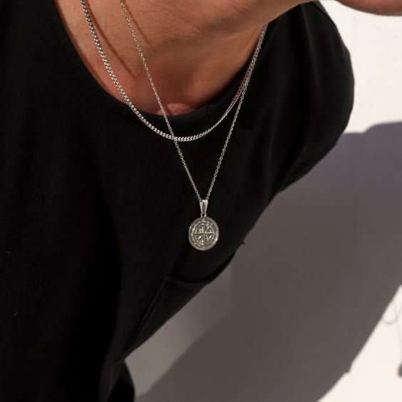 COMPASS PENDANT WITH CHAIN