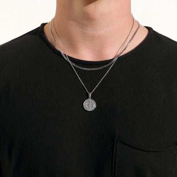 COMPASS PENDANT WITH CHAIN