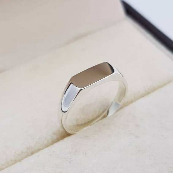 SILVER SIGNET RING