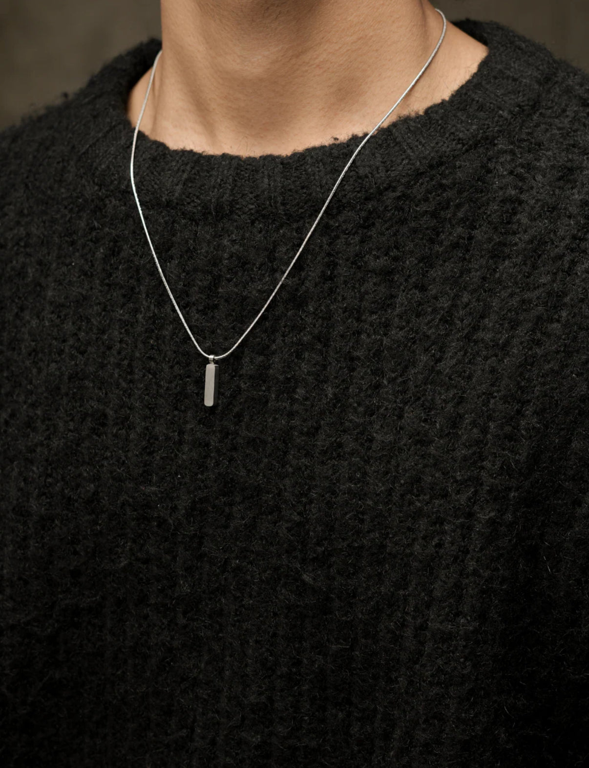 sleek bar Pendant With Chain