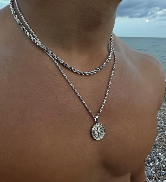 COMPASS PENDANT WITH CHAIN